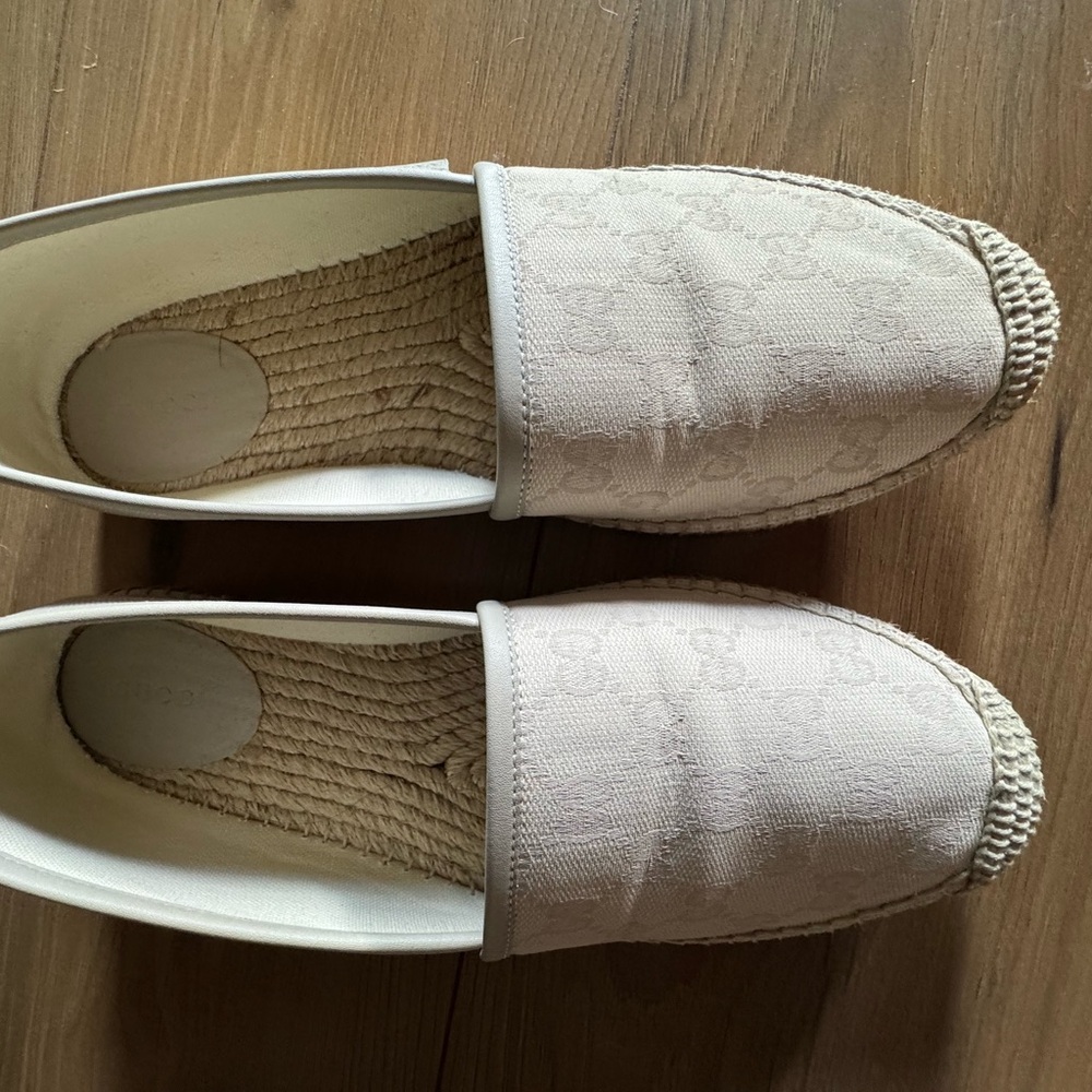 Authentic Gucci Women's Cream Espadrille Shoes. Worn only once.